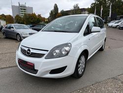 Weiß Gebraucht 2011 Opel Zafira Family Van / Kleinbus | 6.200 € (Teuer)
