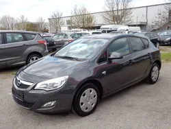 Grau Gebraucht 2011 Opel Astra Design Edition Limousine | 4.499 € (Fairer Preis)