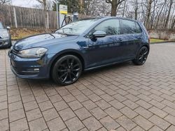Blau Gebraucht 2016 VW Golf VII Kleinwagen | 9.500 € (Fairer Preis)
