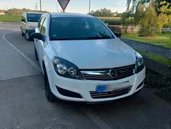Weiß Gebraucht 2009 Opel Astra Kombi | 1.250 € (Fairer Preis)