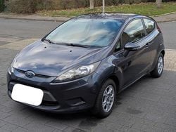 Blau Gebraucht 2009 Ford Fiesta Ambiente Limousine | 2.800 € (Fairer Preis)