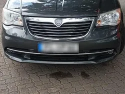Grau Gebraucht 2012 Chrysler Voyager Van / Kleinbus | 8.000 €