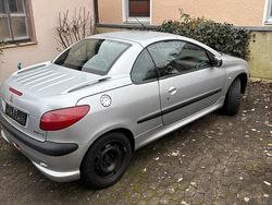 Silber Gebraucht 2002 Peugeot 206 CC Cabrio | 1.650 € (Etwas zu teuer)