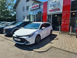 Weiß Gebraucht 2024 Toyota Corolla Team Kombi | 34.980 € (Teuer)