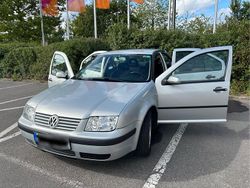 Grau Gebraucht 2000 VW Bora Limousine | 1.700 € (Etwas zu teuer)