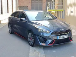 Grau Gebraucht 2023 Kia ProCeed GT Kleinwagen | 27.800 € (Guter Preis)