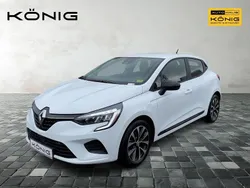 Weiß Gebraucht 2023 Renault Clio V Equilibre Limousine | 14.499 € (Fairer Preis)
