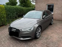 Grau Gebraucht 2012 Audi A6 Kombi | 21.900 €