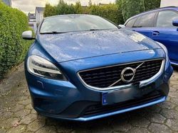 Blau Gebraucht 2016 Volvo V40 Ocean Race Kombi | 13.900 € (Fairer Preis)