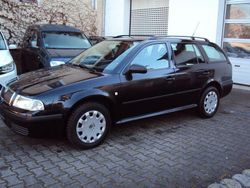 Schwarz Gebraucht 2007 Skoda Octavia Tour Kombi | 3.890 € (Teuer)