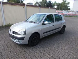 Silber Gebraucht 2003 Renault Clio II Kleinwagen | 1.499 € (Guter Preis)