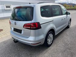 Silber Gebraucht 2017 VW Sharan Comfortline Van / Kleinbus | 10.799 € (Fairer Preis)