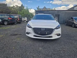 Brillant weiss Gebraucht 2018 Mazda 3 Kizoku Kleinwagen | 11.290 € (Superpreis)