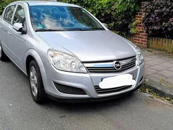 Silber Gebraucht 2008 Opel Astra Edition Limousine | 700 € (Superpreis)