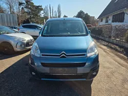 Blau Gebraucht 2017 Citroën Berlingo SELECTION Van / Kleinbus | 5.500 € (Fairer Preis)