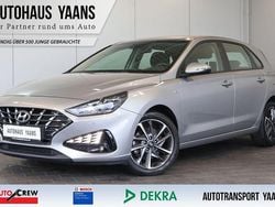 Silber Gebraucht 2023 Hyundai i30 Trend Limousine | 14.949 € (Guter Preis)