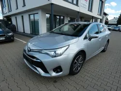 Silber Gebraucht 2016 Toyota Avensis Edition-S Kombi | 10.900 € (Guter Preis)