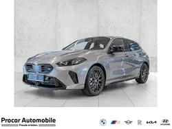 Grau Neu 2025 BMW M135 M Sport Kleinwagen | 59.990 € (Etwas zu teuer)
