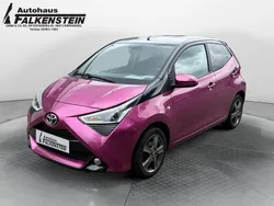 Magenta mica metallic Gebraucht 2018 Toyota Aygo Connect Style Kleinwagen | 11.290 € (Teuer)