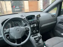 Grau Gebraucht 2011 Opel Zafira Van / Kleinbus | 1.800 € (Superpreis)