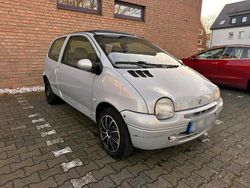 Silber Gebraucht 2003 Renault Twingo Kleinwagen | 490 €