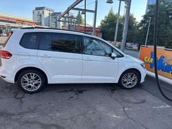Weiß Gebraucht 2019 VW Touran Comfortline Van / Kleinbus | 16.500 € (Fairer Preis)