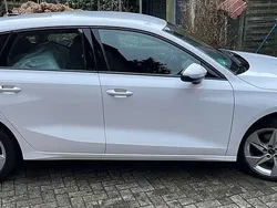 Weiß Gebraucht 2024 Audi A3 Sportback Advanced Limousine | 31.500 € (Guter Preis)