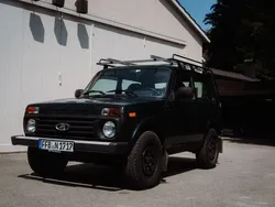 Grün Gebraucht 2017 Lada niva SUV | 8.800 € (Superpreis)