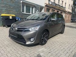 Grau Gebraucht 2017 Toyota Verso Edition-S Van / Kleinbus | 16.900 € (Fairer Preis)