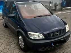 Blau Gebraucht 2001 Opel Zafira Van / Kleinbus | 1.760 € (Etwas zu teuer)