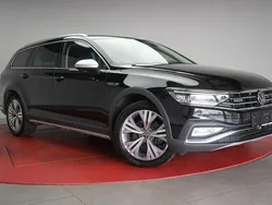 Deep black pearlescent Gebraucht 2020 VW Passat Alltrack Kombi | 28.990 € (Etwas zu teuer)