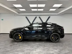 Schwarz Gebraucht 2022 Lamborghini Urus SUV | 249.900 € (Etwas zu teuer)