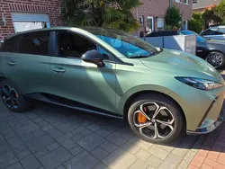 Grün Gebraucht 2023 MG MG4 EV Kleinwagen | 27.500 € (Superpreis)