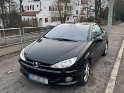 Schwarz Gebraucht 2005 Peugeot 206 CC Cabrio | 2.500 € (Etwas zu teuer)