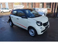Schwarz Gebraucht 2018 Smart ForFour Limousine | 5.500 €