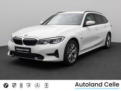 Alpinweiß uni300schwarz Gebraucht 2022 BMW 320e Sport Line Limousine | 25.499 € (Guter Preis)