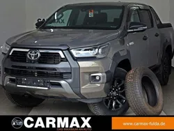 Oxide bronze (metallic) Gebraucht 2023 Toyota HiLux Sport Abholung | 55.400 € (Teuer)