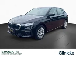 Schwarz Gebraucht 2024 Skoda Scala Essence Kleinwagen | 19.833 € (Fairer Preis)