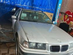 Silber Gebraucht 1998 BMW 320 Kombi | 1.500 € (Superpreis)