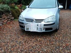 Silber Gebraucht 2004 VW Golf V Kleinwagen | 2.300 € (Fairer Preis)