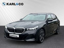 Grau Gebraucht 2024 BMW i5 M Sport Limousine | 61.188 € (Etwas zu teuer)