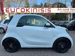 Weiss Gebraucht 2019 Smart ForTwo Coupé Prime Kleinwagen | 23.500 €