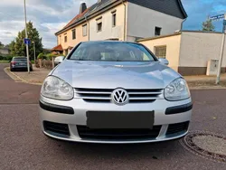 Silber Gebraucht 2005 VW Golf V Kleinwagen | 2.450 € (Fairer Preis)