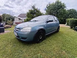 Grün Gebraucht 2006 Opel Corsa Kleinwagen | 399 € (Guter Preis)