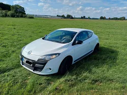 Weiß Gebraucht 2011 Renault Mégane Coupé Coupé | 3.250 € (Guter Preis)