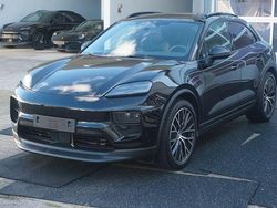 Schwarz Gebraucht 2025 Porsche Macan 4 Electric SUV | 79.999 €