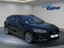 Obsidianschwarz metallic Gebraucht 2024 Ford Focus ST-Line Kombi | 26.490 € (Superpreis)