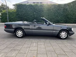 Schwarz Gebraucht 1996 Mercedes E220 Sportline Cabrio | 26.750 € (Fairer Preis)