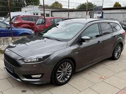 Grau Gebraucht 2017 Ford Focus ST-Line Kombi | 7.980 € (Superpreis)