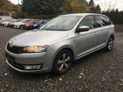 Silber Gebraucht 2014 Skoda Rapid Ambition Limousine | 2.890 €